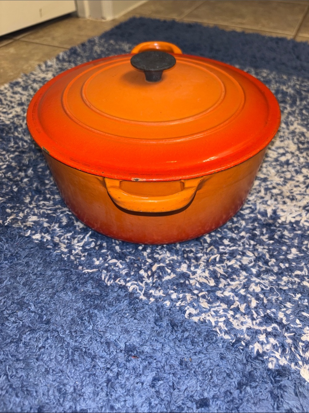 Le Creuset Orange Enamel Cast Iron Dutch Oven with Lid 4.5 qt E - Picture 6 of 9